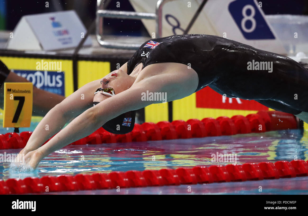 La Gran Bretagna è Kathryn Greenslade all'inizio delle Donne 200m dorso donne Semi Finale 1 durante il giorno sette del 2018 Campionati Europei a Tollcross International centro nuoto, Glasgow. Foto Stock
