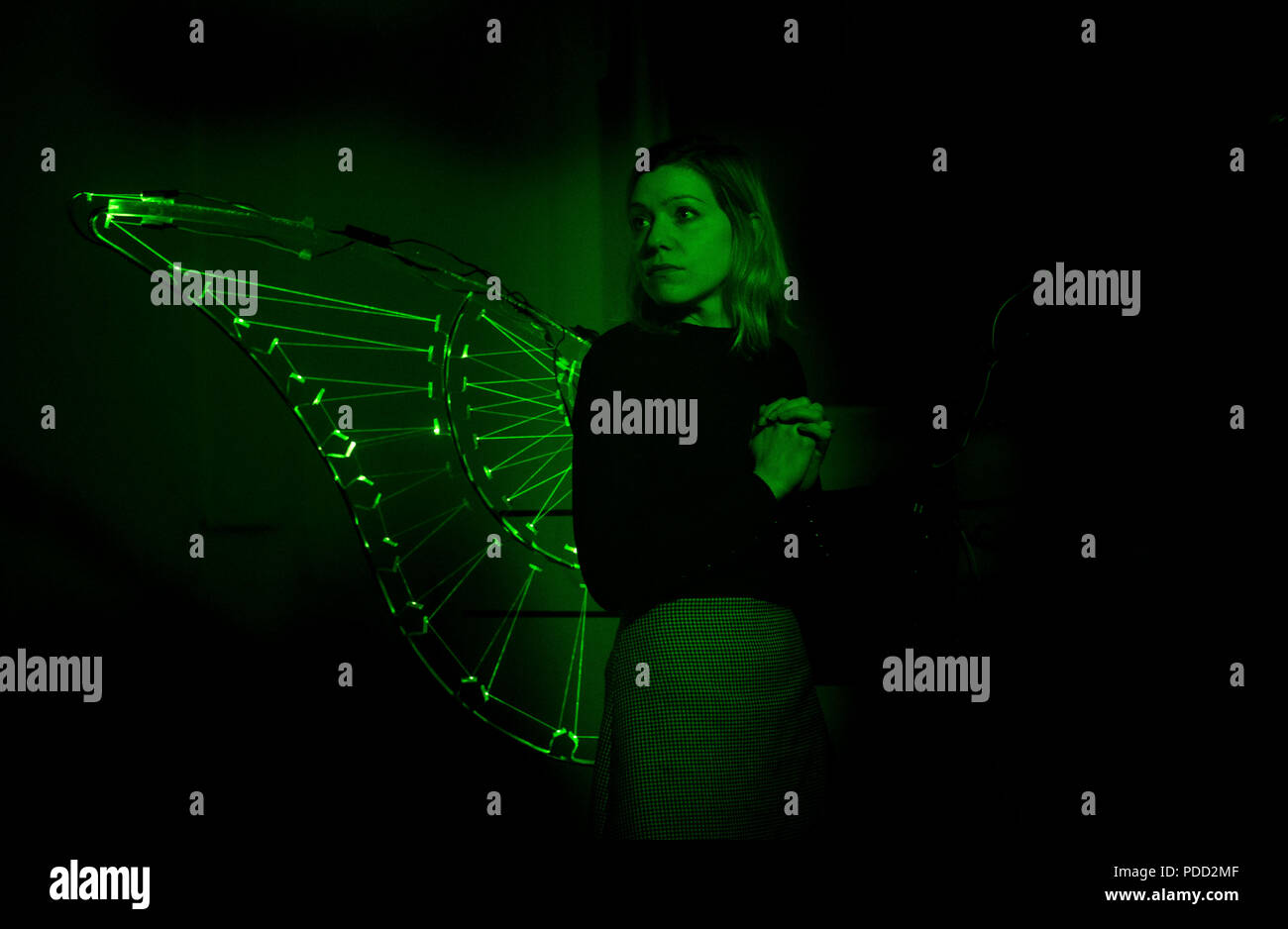 Nella foto Barbra Adams Communication Officer Edinburgh International Science Festival salta Foto Stock