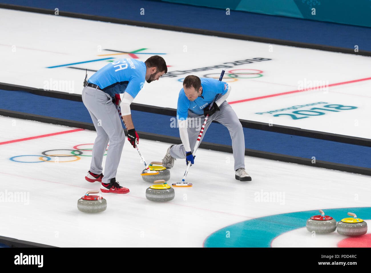 Il Team USA vs Team Svezia competere nel Curling medaglia d oro gioco presso i Giochi Olimpici Invernali PyeongChang 2018 Foto Stock