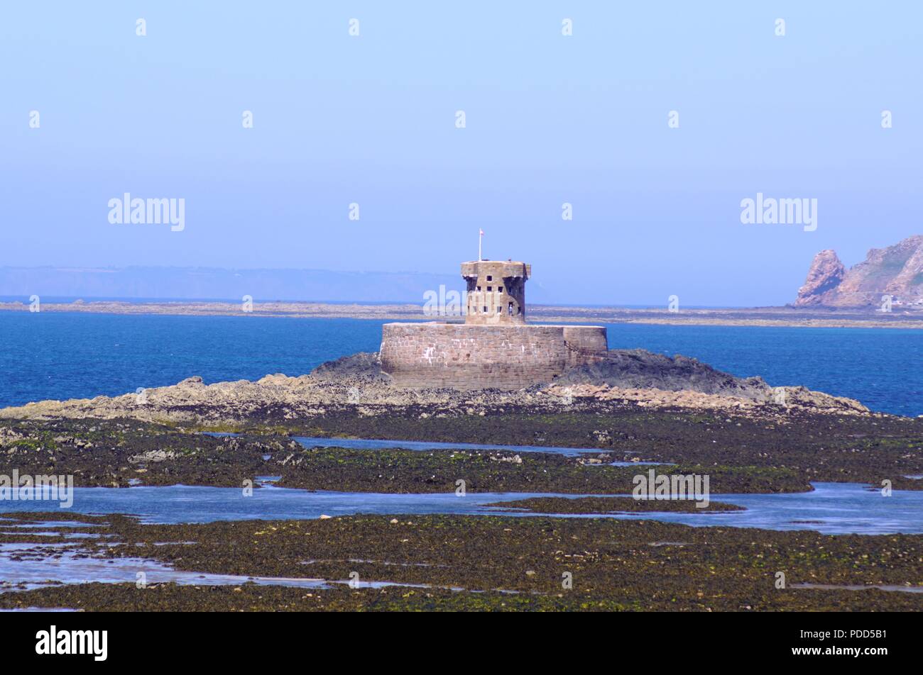 La torre di Rocco, St Ouens Bay, Jersey Foto Stock