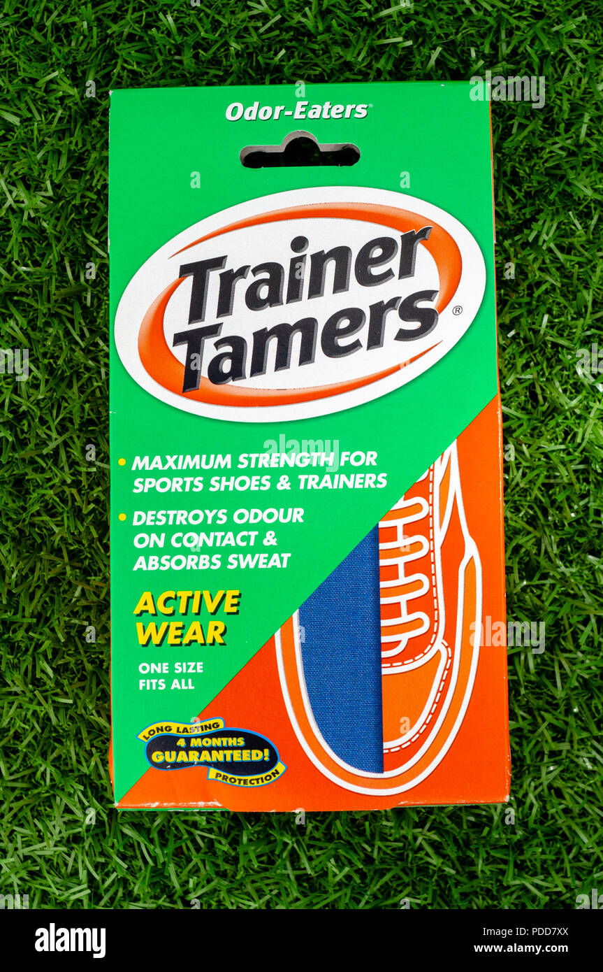 Pack di domatore dei Trainer per distruggere gli odori in calzature sportive, realizzata da Odor-Eaters in Inghilterra. Foto Stock
