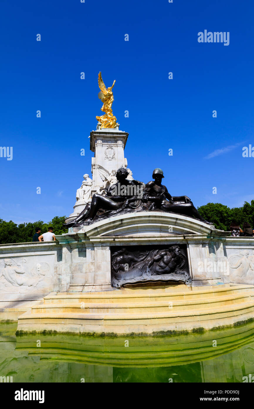 La regina Victoria Memorial, il Centro Commerciale City of Westminster, Londra, Inghilterra Foto Stock