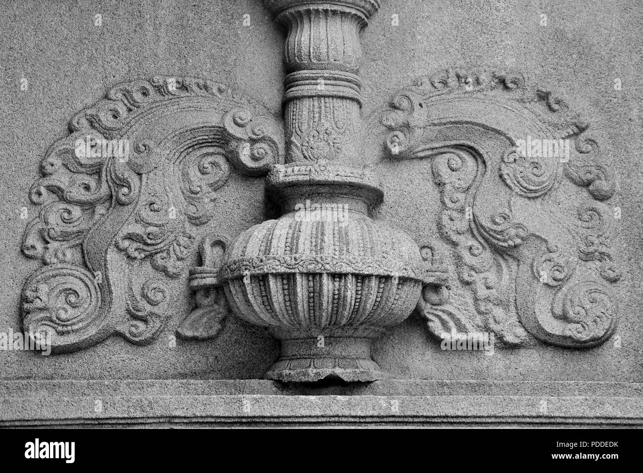 Il carving dettagli sulla parete esterna di Hazara Rama tempio, Hampi, Karnataka, India Foto Stock