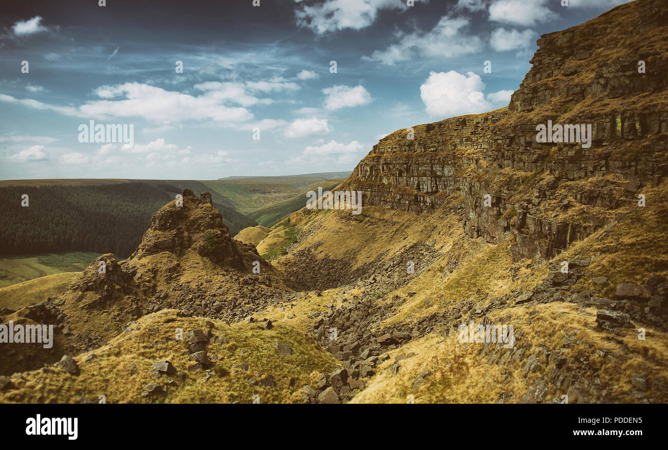Il paesaggio epico di Alport Castelli - pensato per essere la più lunga di frana nel Regno Unito Foto Stock