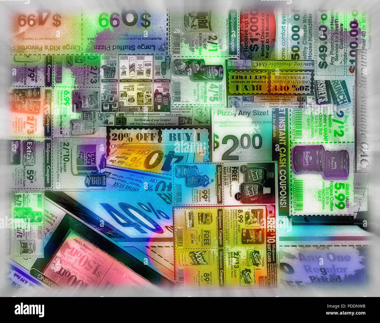 Ci sono opportunità tutto intorno a noi per risparmiare denaro su quelle cose che uso di giorno in giorno anche in questi tempi di difficile congiuntura economica. Questo collage offrono Foto Stock