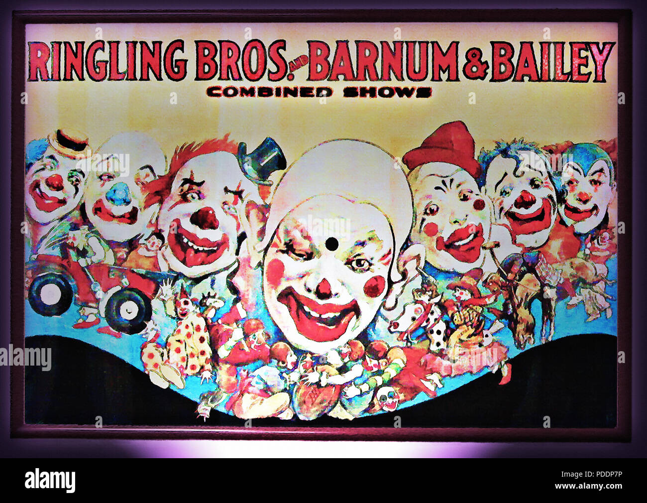 Un vecchio poster di circo, per un combinato di mostrare per 'Ringling Bros e Barnum & Bailey circhi, appesa incorniciata su una parete presso il Parco Divertimenti Lagoon in Foto Stock