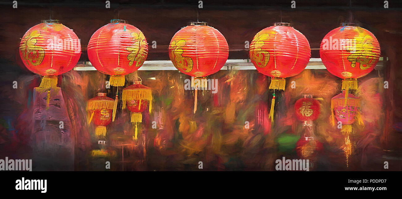 Visitare San Francisco Chinatown, colorate lanterne arancioni erano quasi ovunque. Questi cinque appeso di fronte ad un particolare tour cinese Foto Stock