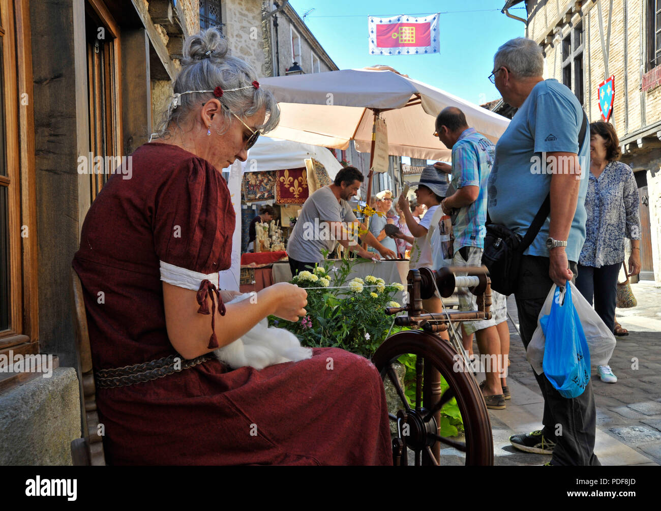 Medieval street festival Parthenay Francia Foto Stock