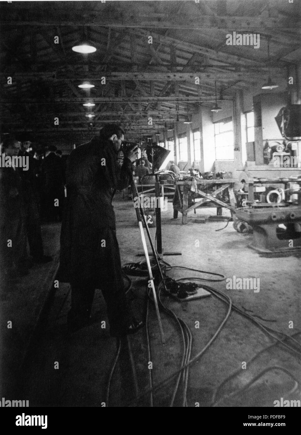 88 Breslauer aanhet werk in de vliegtuigsloperij Foto Stock