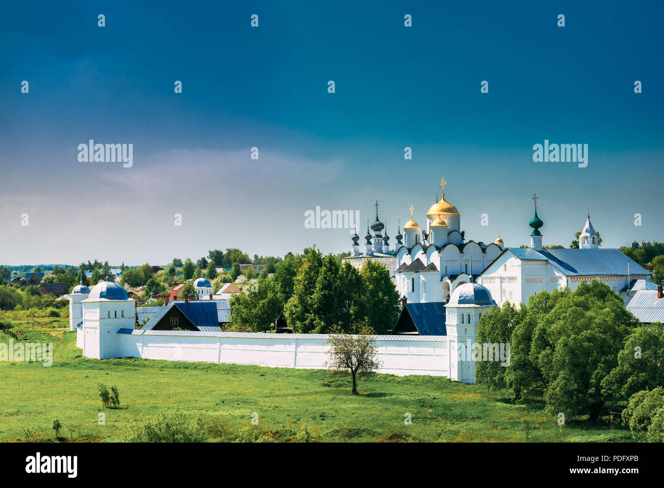 Suzdal, Russia. Convento di intercessione o Monastero Pokrovsky In estate giornata di sole. Foto Stock