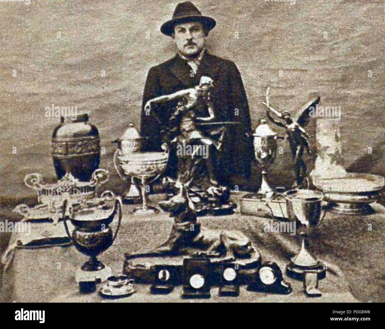 226 Michel Doré et ses trophées en mars 1926 Foto Stock