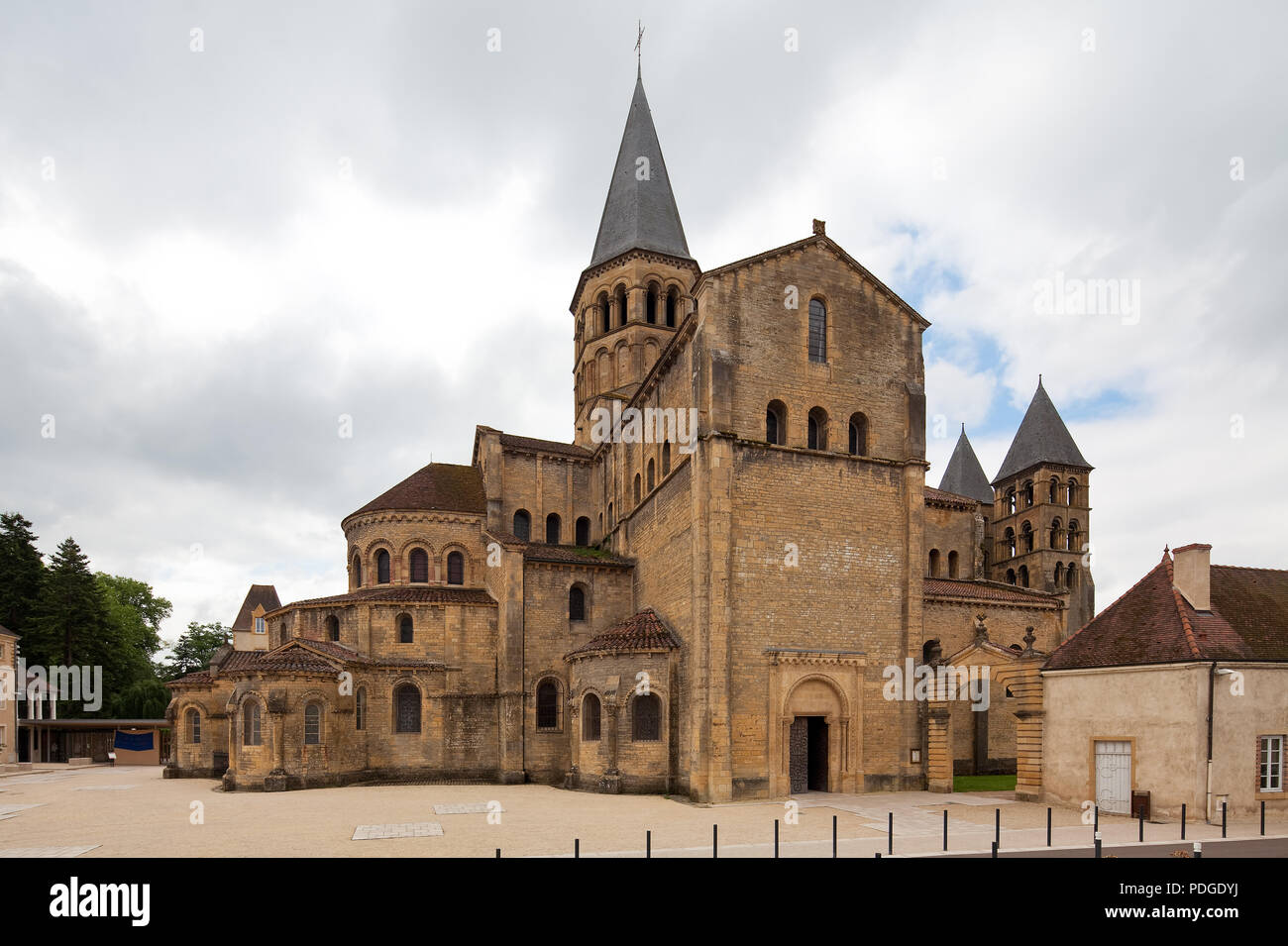 Frankr Paray-le Monial Burgund Basilika Sacre-Coeur 70859 Begonnen um 1100 Ansicht von Nord- Nordosten Foto Stock