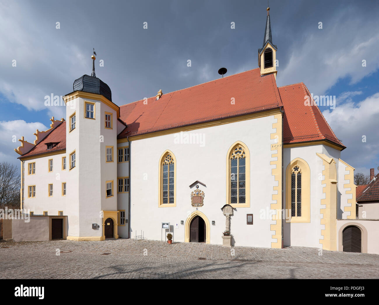 Iphofen, St. Johannes der Täufer. Erneuerung im 16. Jahrhundert. Außenansicht. Foto Stock