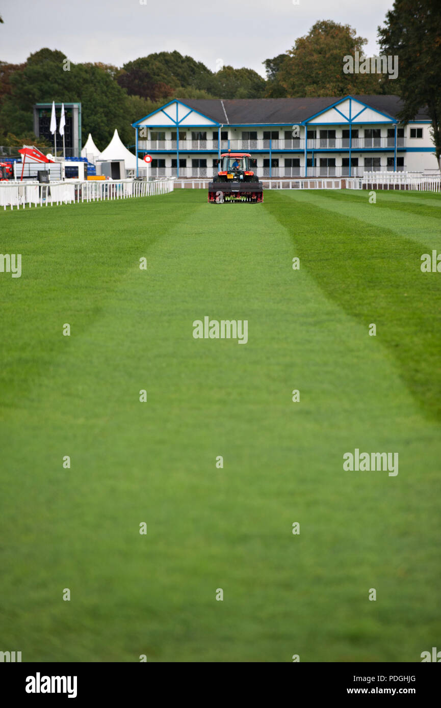 Conferenza annuale e mostra all'aperto per groundsmen e i responsabili del parco presso il Royal Windsor Racecourse in Windsor vicino a Londra UK. Foto Stock