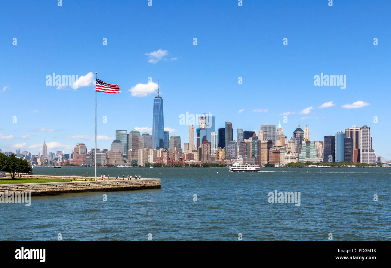 Skyline di New York con la parte inferiore di Manhattan e Midtown Manhattan Foto Stock