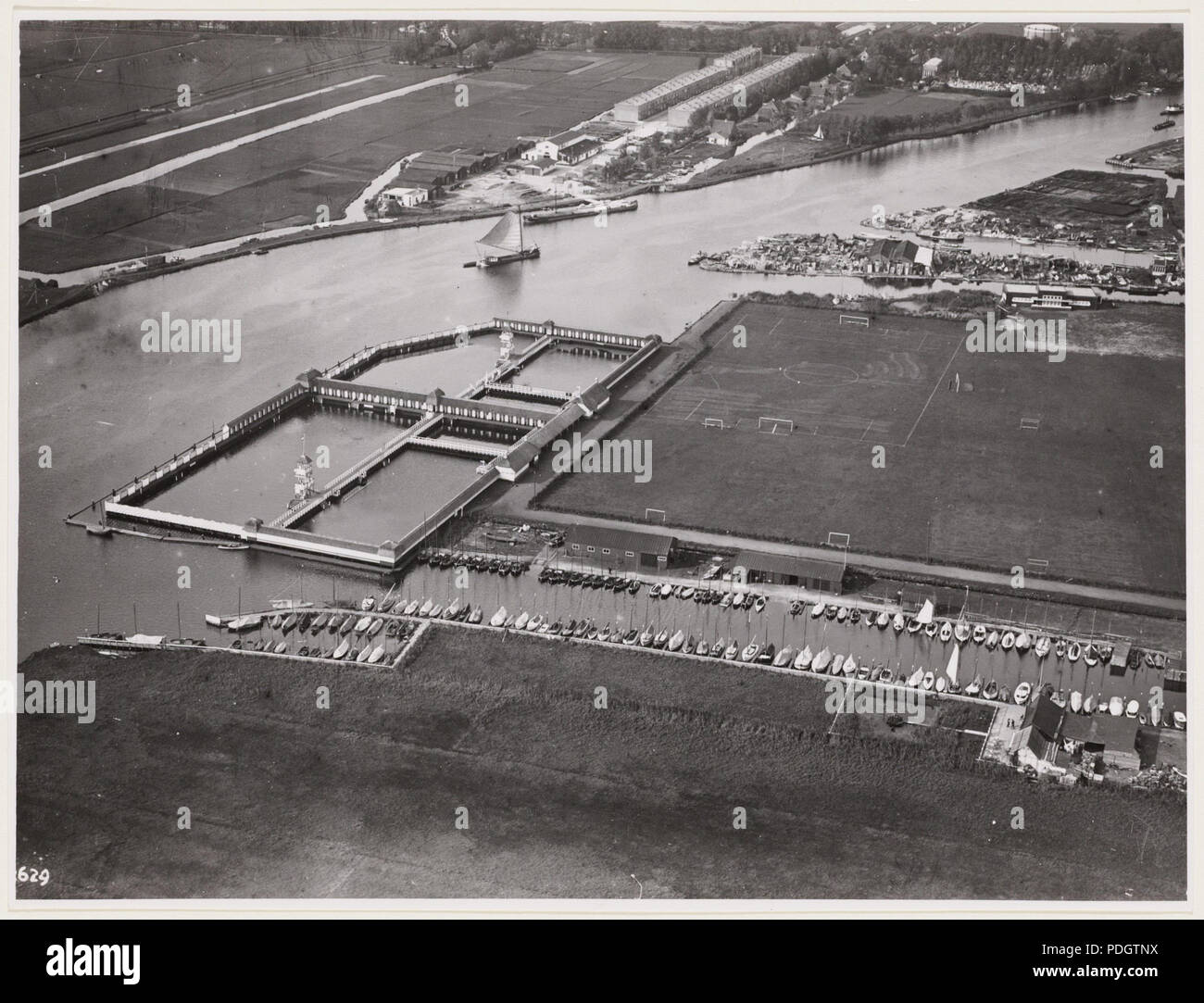 212 Luchtfoto van de Schinkel gezien in noordwestelijke richting Foto Stock