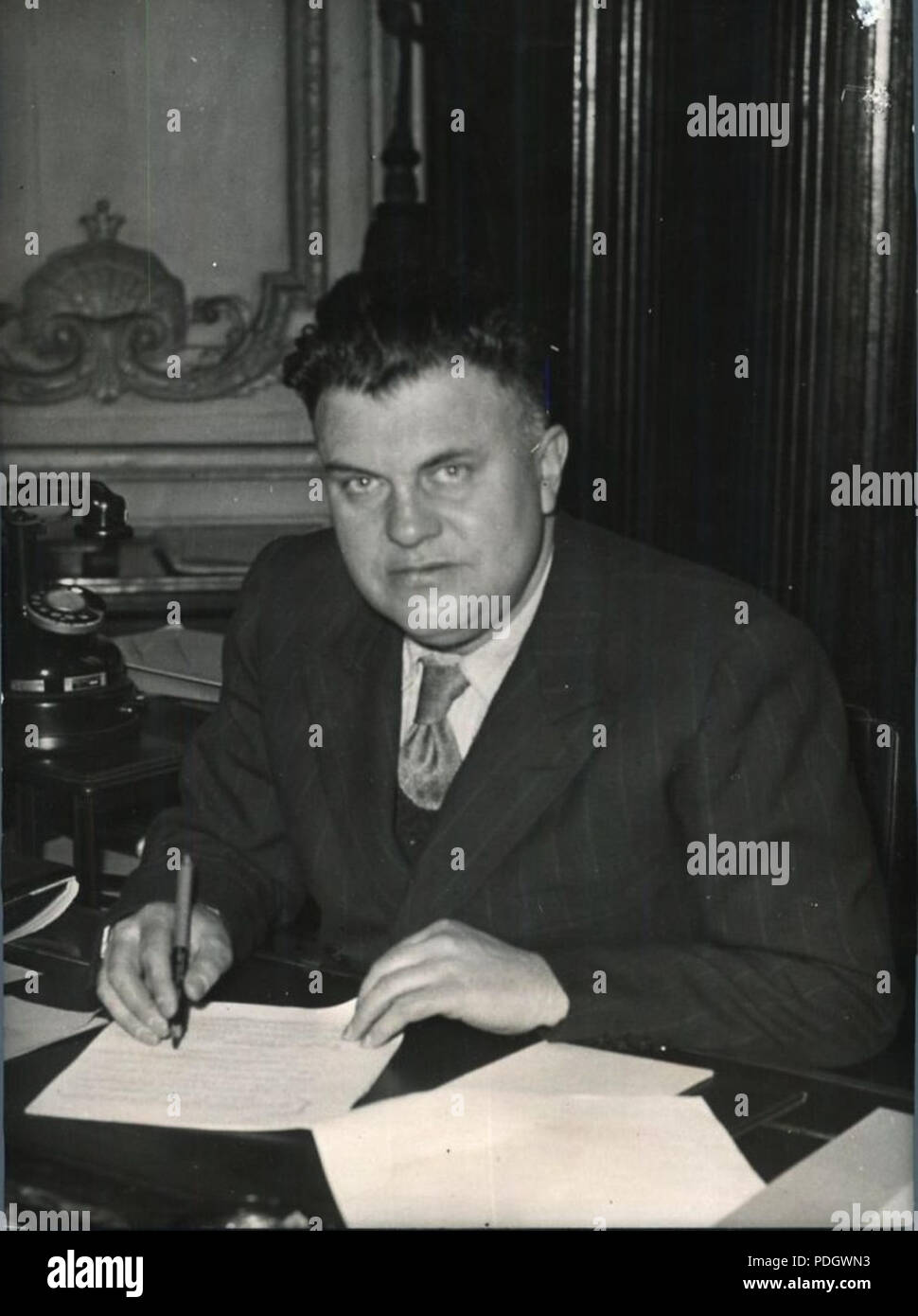 218 Marcel Paul ministre Foto Stock