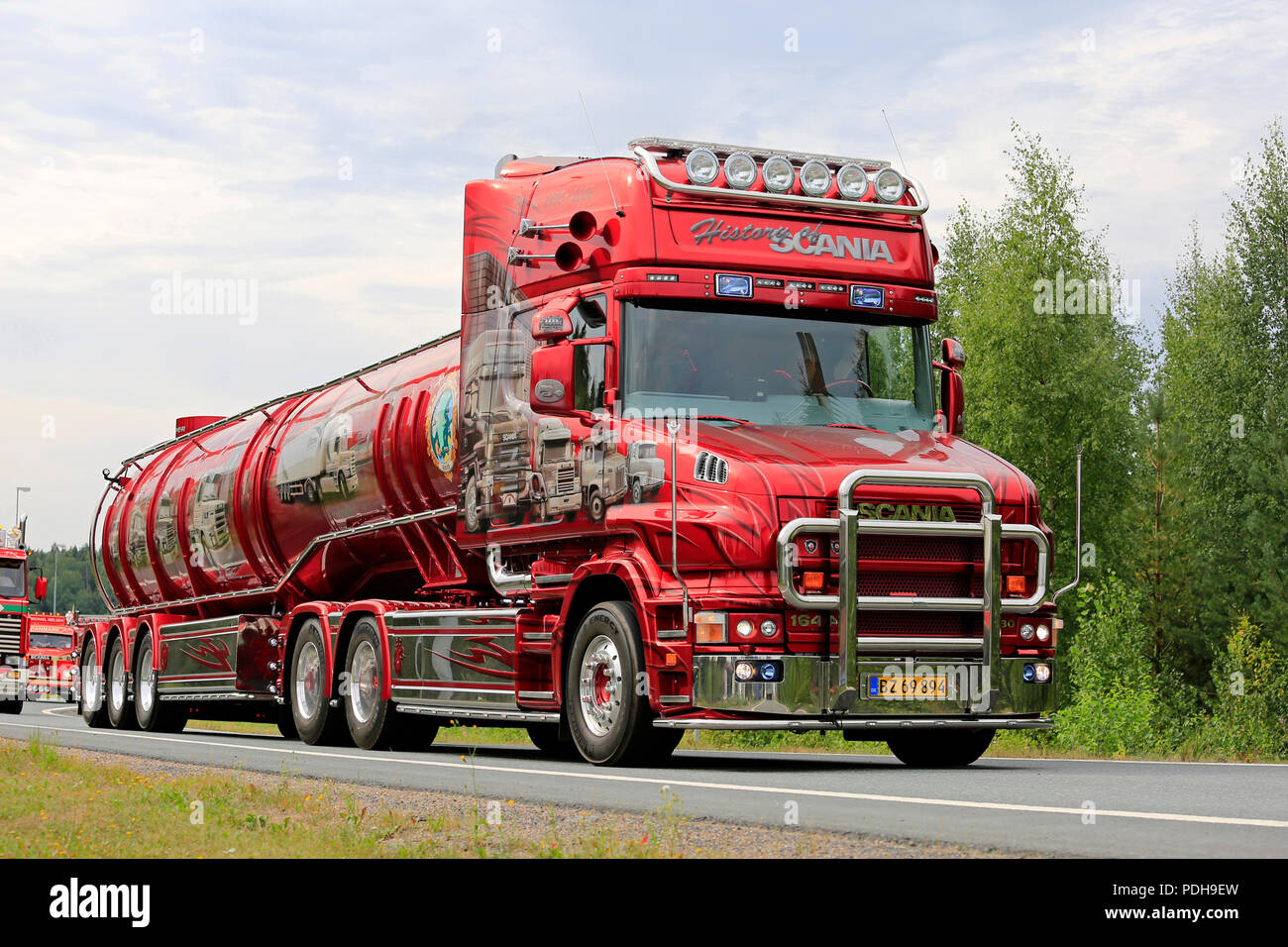 LEMPAALA, Finlandia - 9 agosto 2018: Scania T164 super carrello storia di Scania Pouls Bremseservice A/S sul convoglio di camion per i principali eventi di autotrasporti potenza Visualizza carrello 2018, Finlandia. Credito: Taina Sohlman/ Alamy Live News Foto Stock