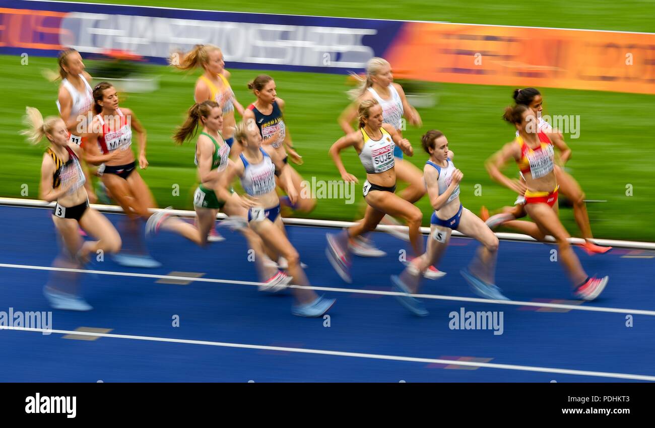 Berlino, Germania. 10 Ago, 2018. Campionato Europeo di Atletica presso lo Stadio Olimpico: 1500 metri, donne, Round 1: Diana Sujew dalla Germania (4-R, numero 4) in azione. Credito: Hendrik Schmidt/dpa/Alamy Live News Foto Stock