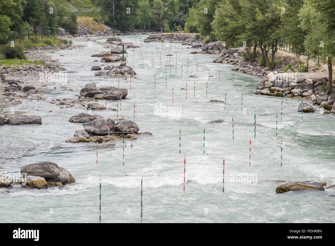 Il corso di slalom sul fiume Durance a L'Argentierre la Bessee, Hautes Alpes, Francia. Foto Stock