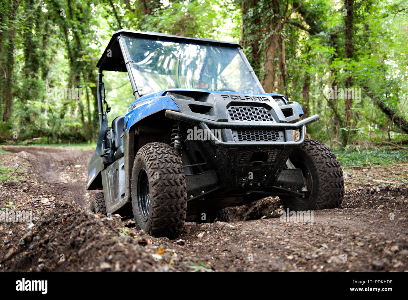 Un Polaris Ranger veicolo fuoristrada dimostrazione presso la conferenza annuale e mostra all'aperto per groundsmen presso il Royal Windsor Racecourse, REGNO UNITO Foto Stock