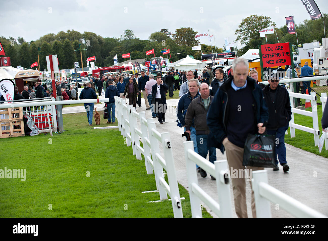 Conferenza annuale e mostra all'aperto per groundsmen e i responsabili del parco presso il Royal Windsor Racecourse in Windsor vicino a Londra UK. Foto Stock