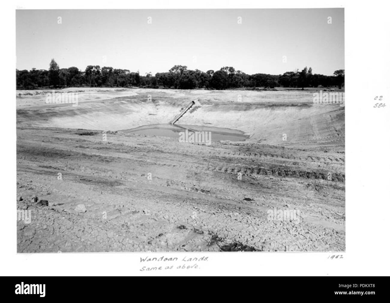 115 Queensland Archivi di Stato 4439 Wandoan terre scavate completato serbatoio 9a 1952 Foto Stock