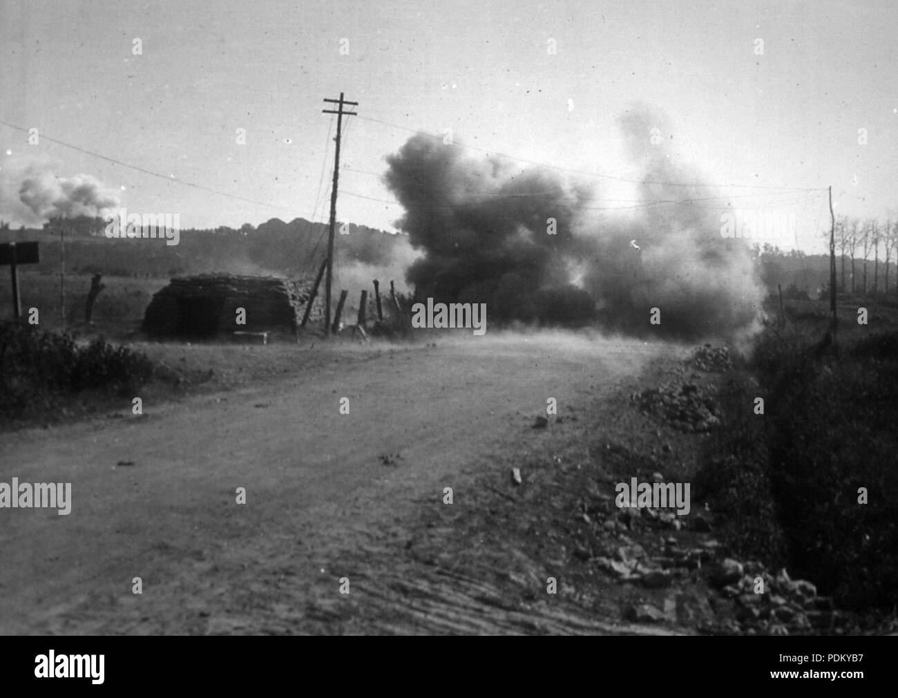 126 Romaria alla Collina Strada 63 essendo sgusciate durante la Battaglia di Messines (AWM E00480) Foto Stock