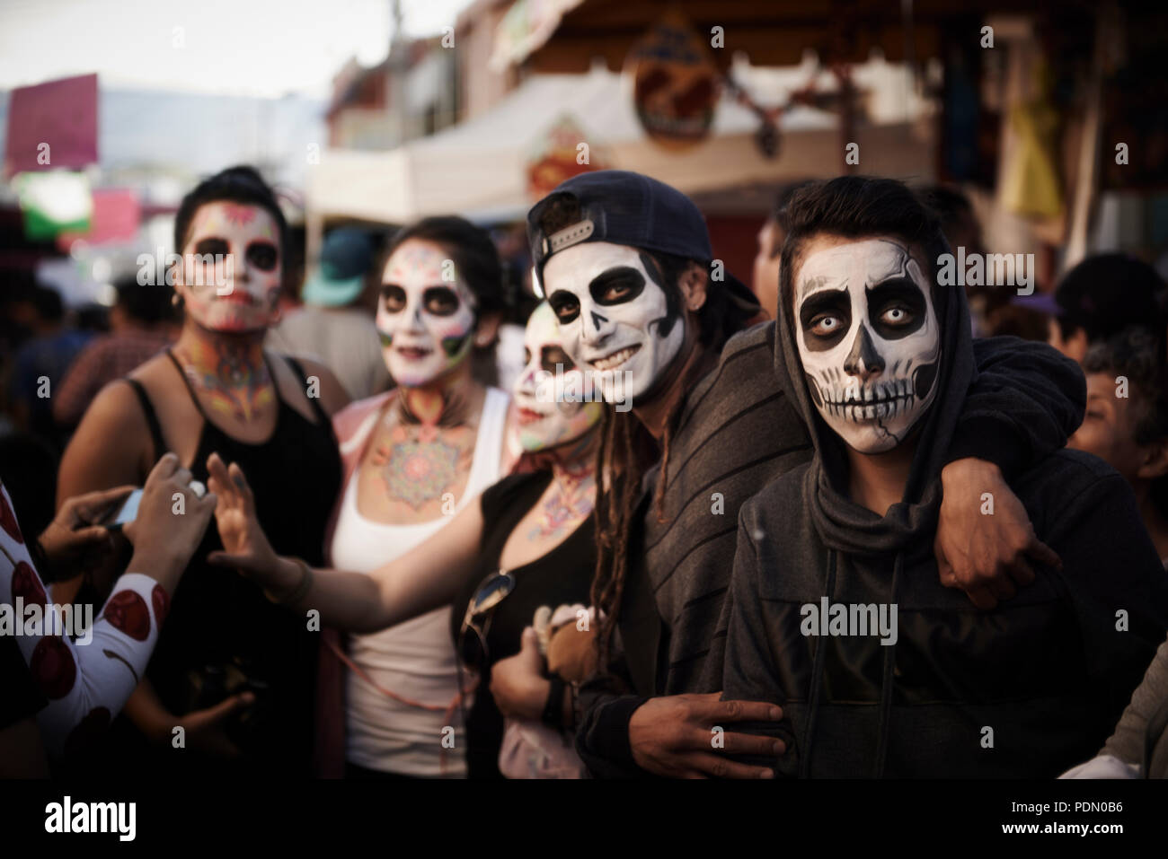 El Dia de los Muertos. Il giorno dei morti celebrazioni in Città del Messico a Parroquia de San Andres apostolo, Mixquic. Foto Stock
