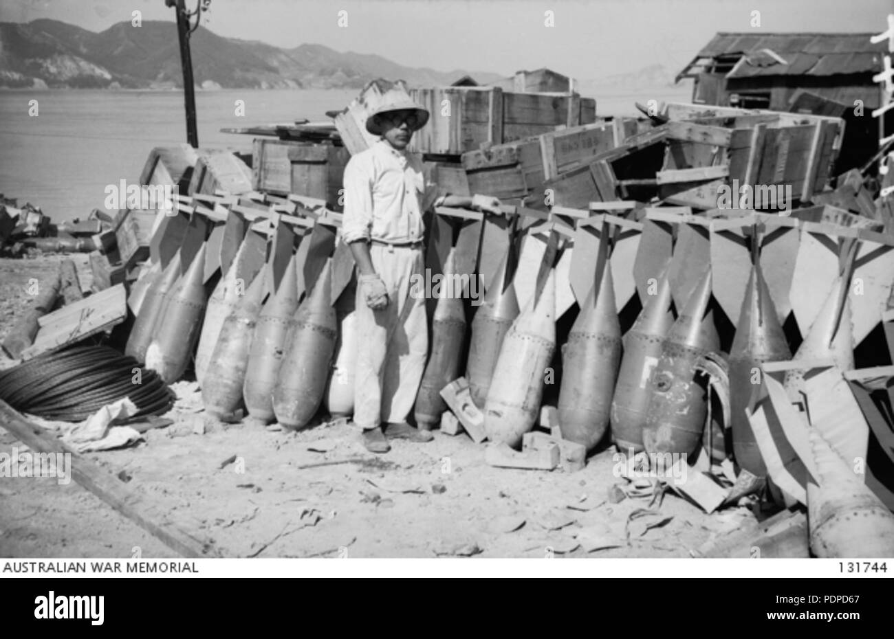 2 131744 60kg di bombe di senape, alcuni di loro perde il che li rende pericolosi da maneggiare Foto Stock 2 131744 60kg di bombe di senape, alcuni di loro perde il che li rende pericolosi da maneggiare Foto Stock