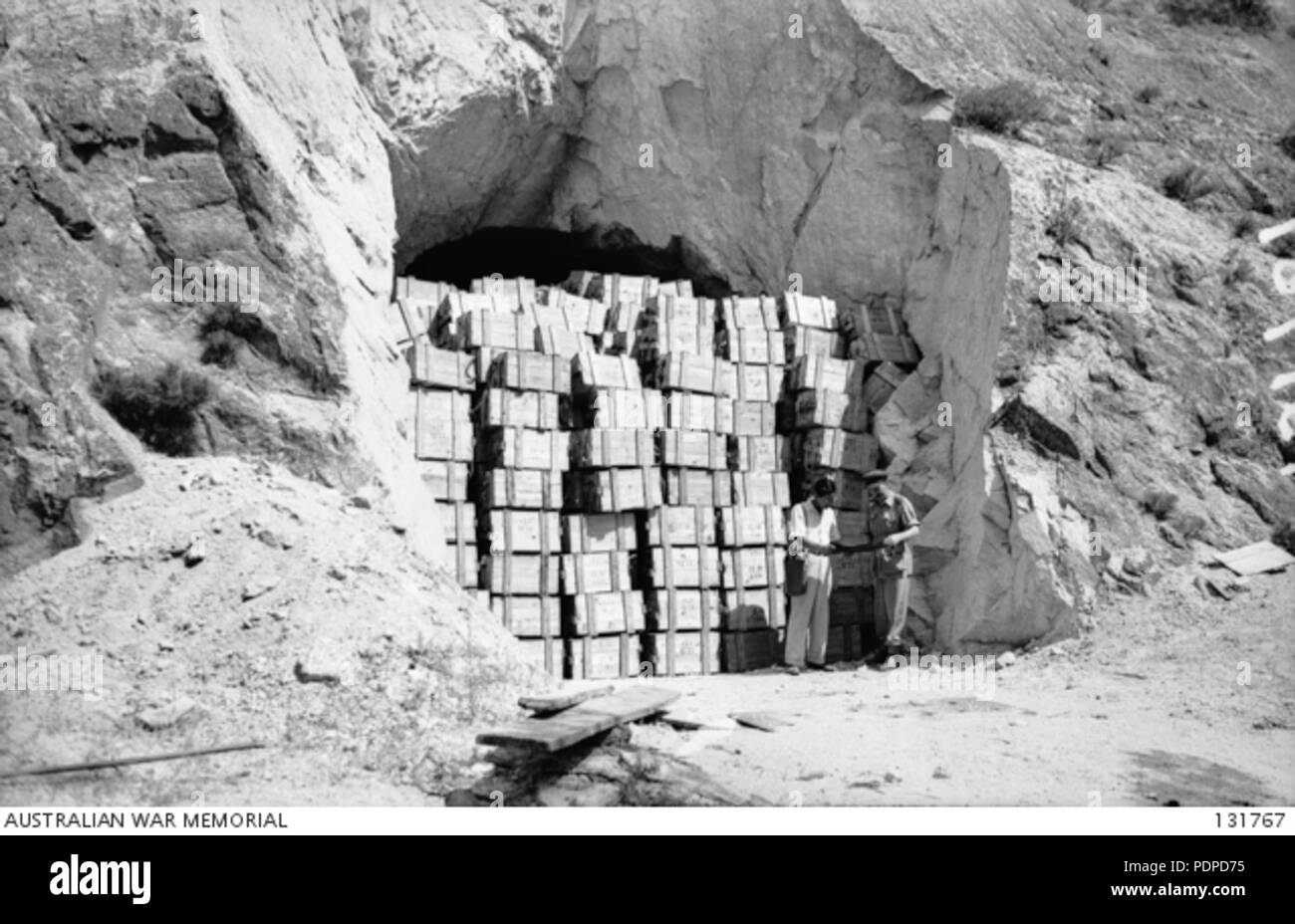 2 barattoli 131767 all'interno di queste caselle sono riempiti con il mortale gas, DYPHENYLCYNARSINE Foto Stock 2 barattoli 131767 all'interno di queste caselle sono riempiti con il mortale gas, DYPHENYLCYNARSINE Foto Stock