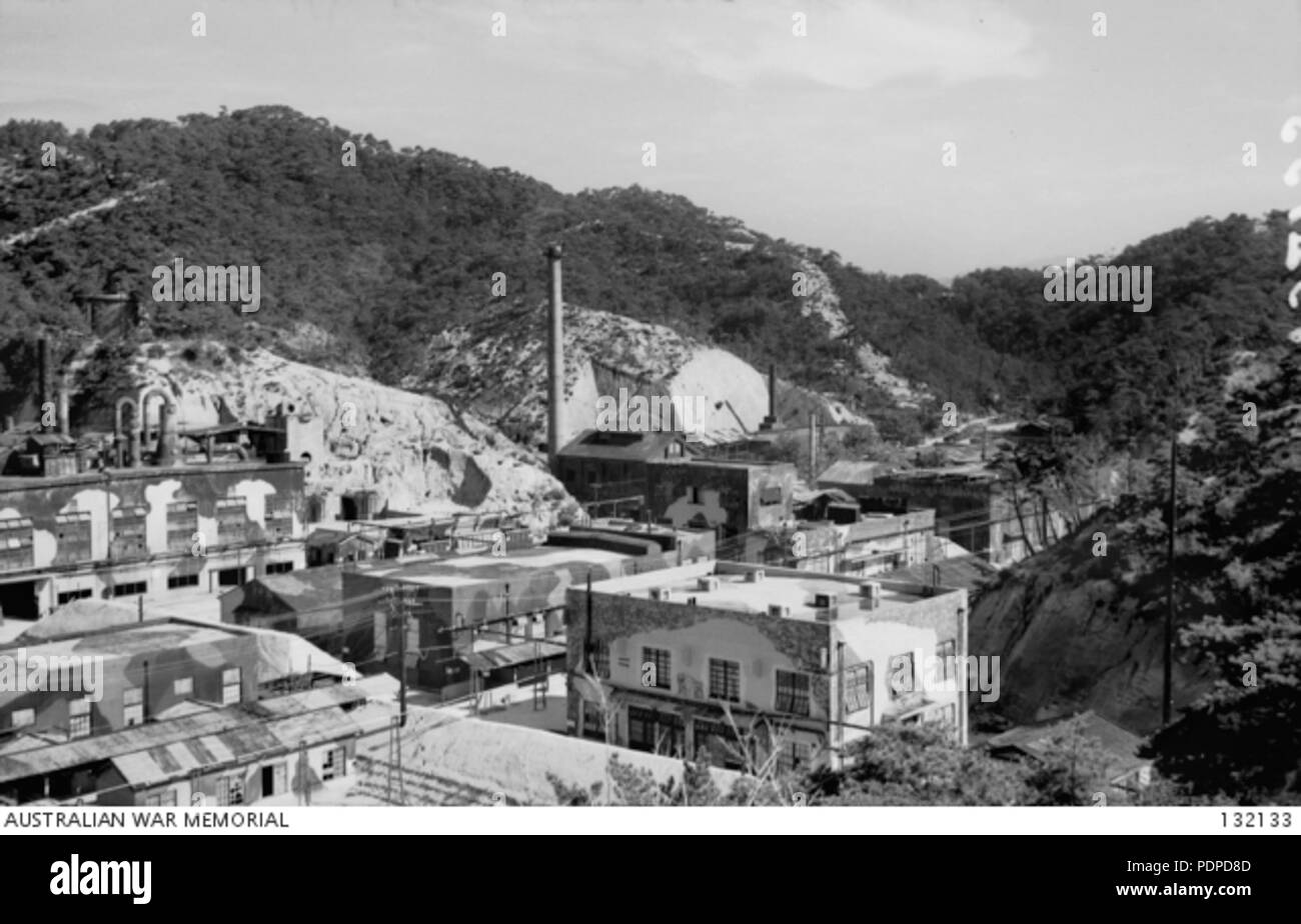2 132133 LEWISITE pianta con magazzini in primo piano dopo le fasi finali di funzionamento LEWISITE che è stata condotta sotto la direzione del direttore di attrezzature di ingegneria, BCOF Foto Stock 2 132133 LEWISITE pianta con magazzini in primo piano dopo le fasi finali di funzionamento LEWISITE che è stata condotta sotto la direzione del direttore di attrezzature di ingegneria, BCOF Foto Stock