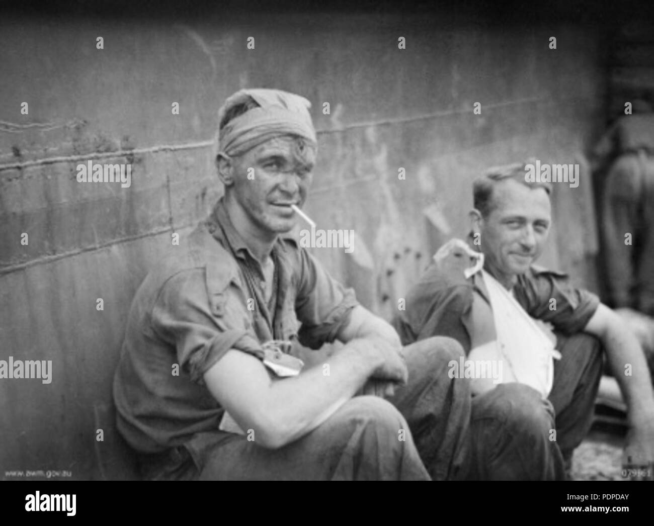 2 14 xxxii battaglione (Australia) feriti Nuova Bretagna Marzo 1945 Foto Stock