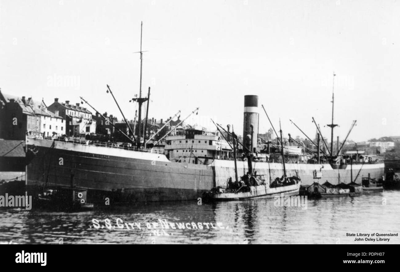 34 StateLibQld 1 125583 della città di Newcastle (nave) Foto Stock