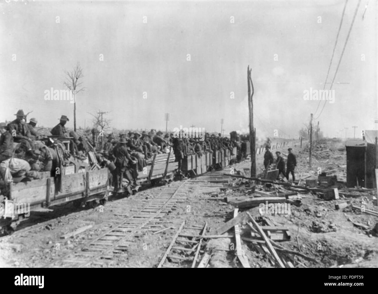 7 4° Battaglione Pioneer trascinate (immagine AWM E00468) Foto Stock