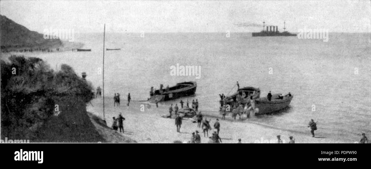 13 Anzac Cove e HMS Bacchante 25 Aprile 1915 Foto Stock