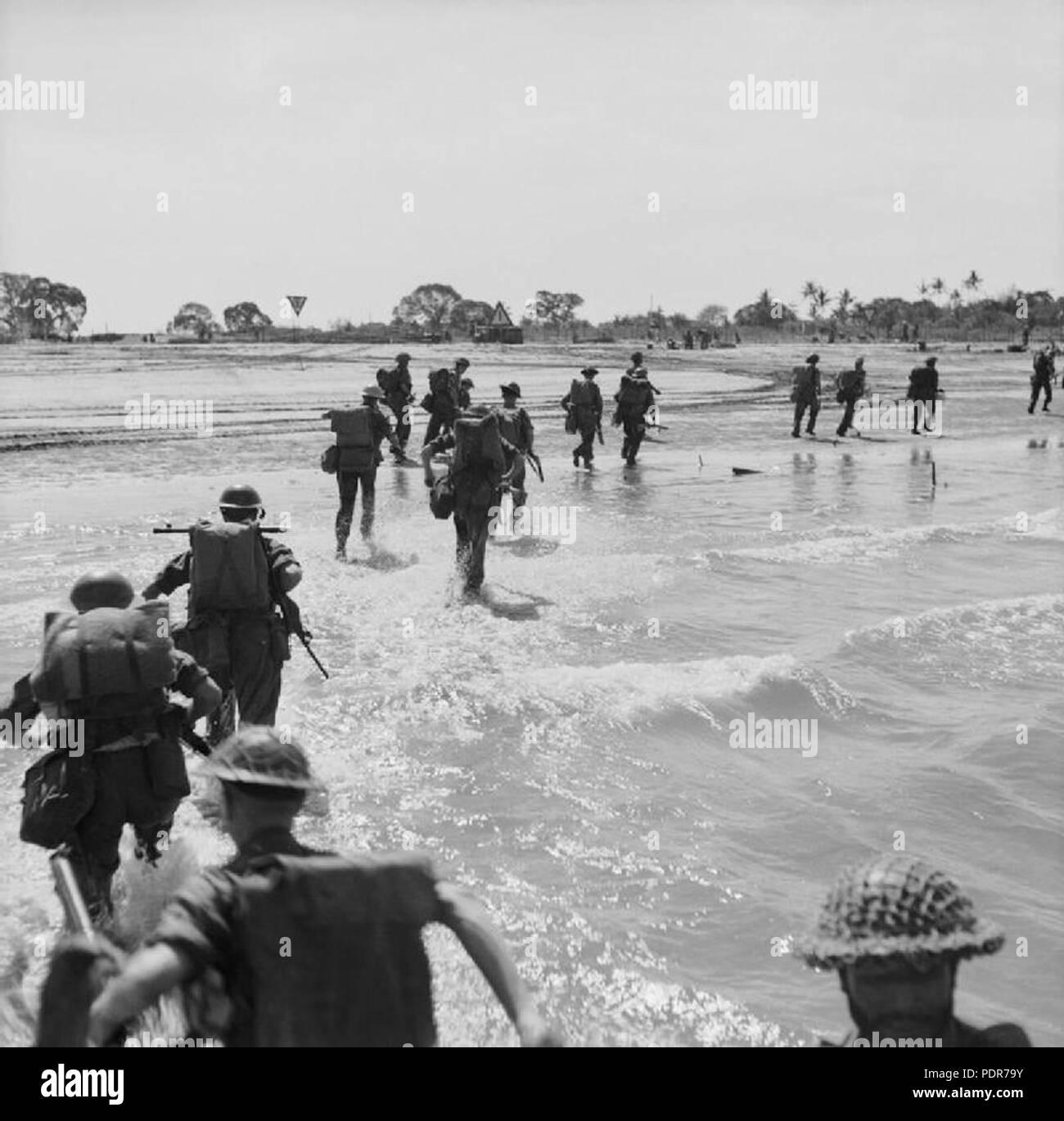 77 Sbarco sulla isola Ramree Jan 1945 IWM SE 2254 Foto Stock