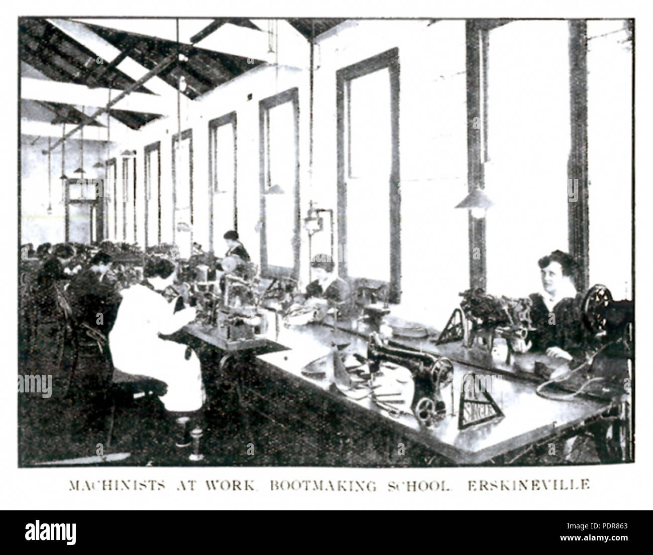 81 macchinisti al lavoro, scuola Bootmaking, Erskineville 1918 Foto Stock