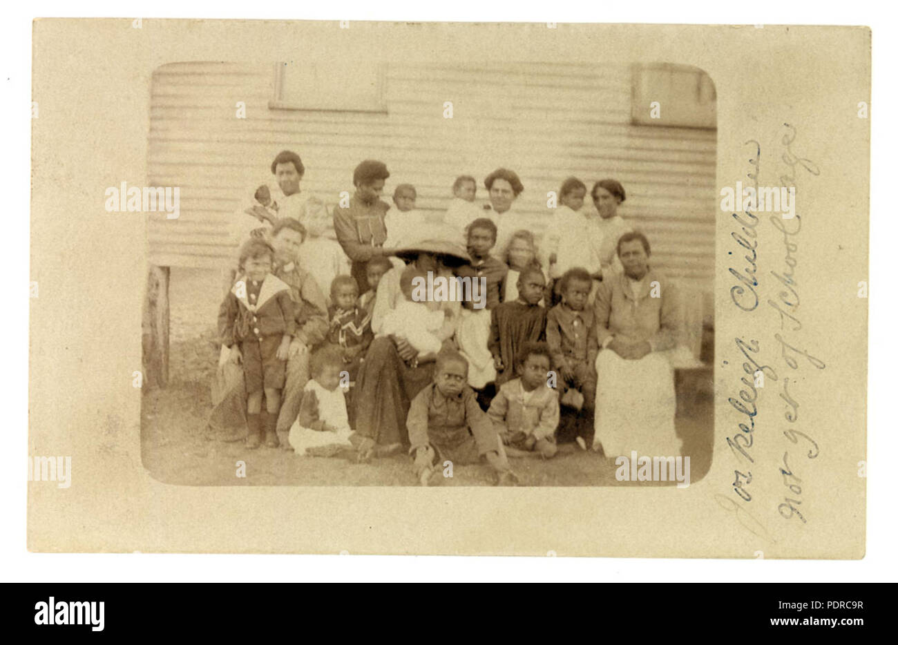 111 Queensland Archivi di Stato 3529 bambini a Joskeleigh scuola provvisoria non ancora in età scolare c 1915 Foto Stock
