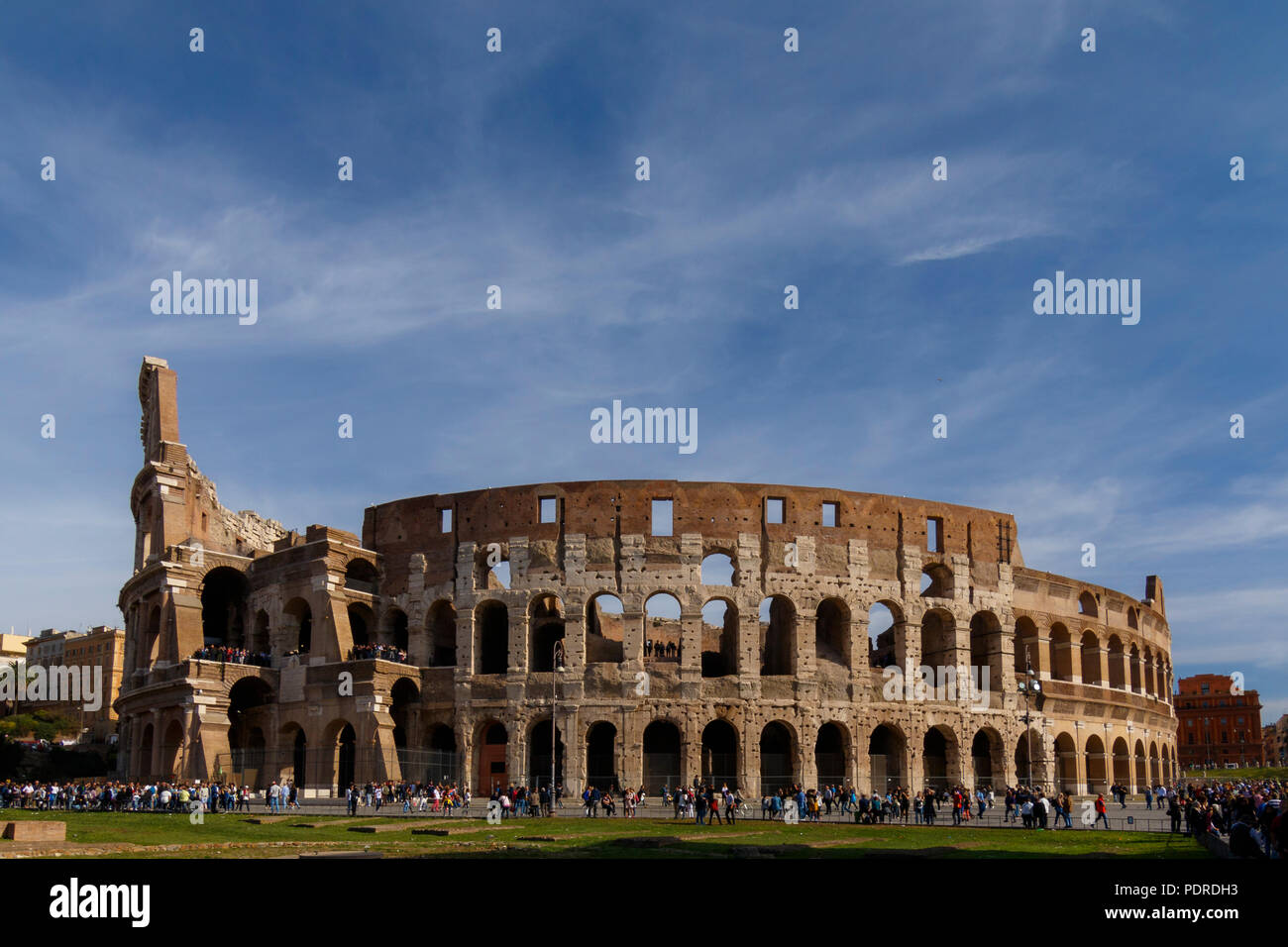 Il Colosseo di Roma alla luce diurna, Sito Patrimonio Mondiale dell'UNESCO Roma, Roma, Italia Foto Stock