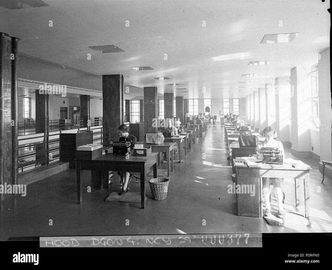 132 SLNSW 11417 per il trasporto del motore dattilografi di costruire sul lavoro Foto Stock