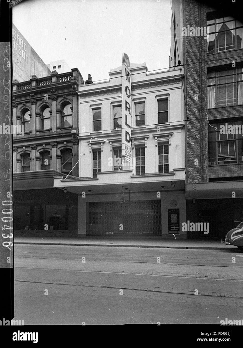 134 12830 SLNSW George Street facciata Globo mondo theatrette Foto Stock