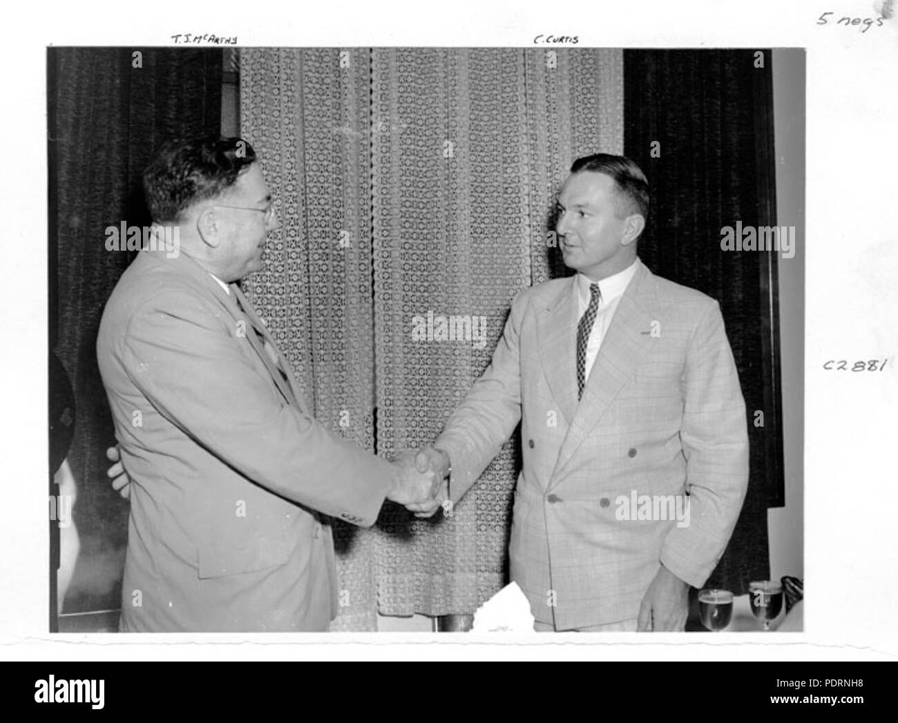 117 Queensland Archivi di Stato 4835 Segretariati privati addio al signor C Curtis TJ McArthy e C Curtis 1953 Foto Stock