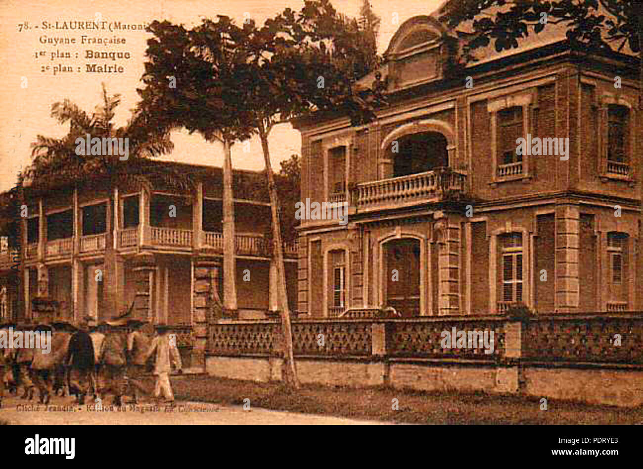 32 Banque et Mairie de Saint-Laurent-du-Maroni Foto Stock