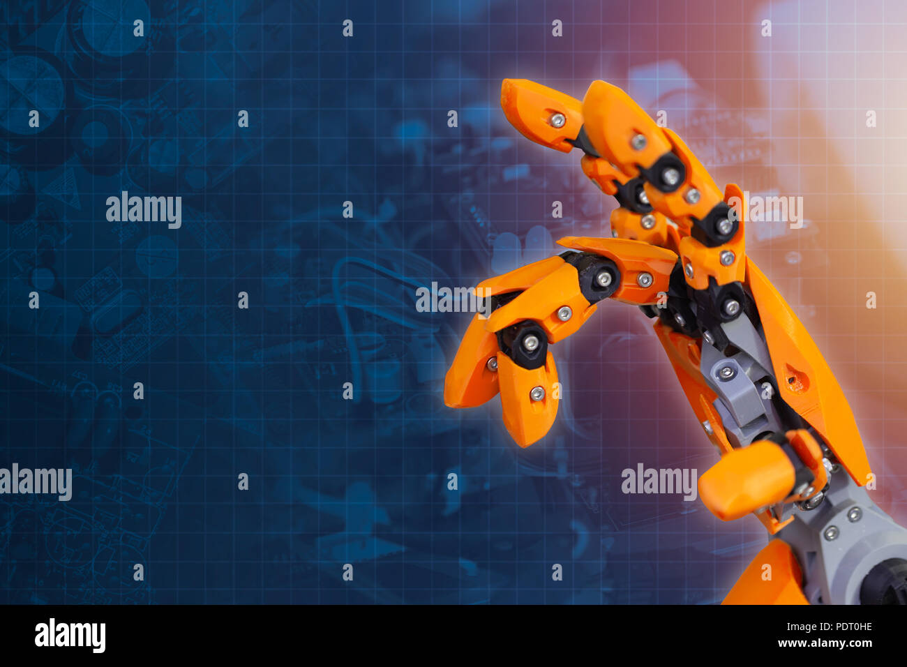 Mano di robot del dito per avanzare la tecnologia della cyber futuro robotico innovazione design sfondo con spazio di copia Foto Stock