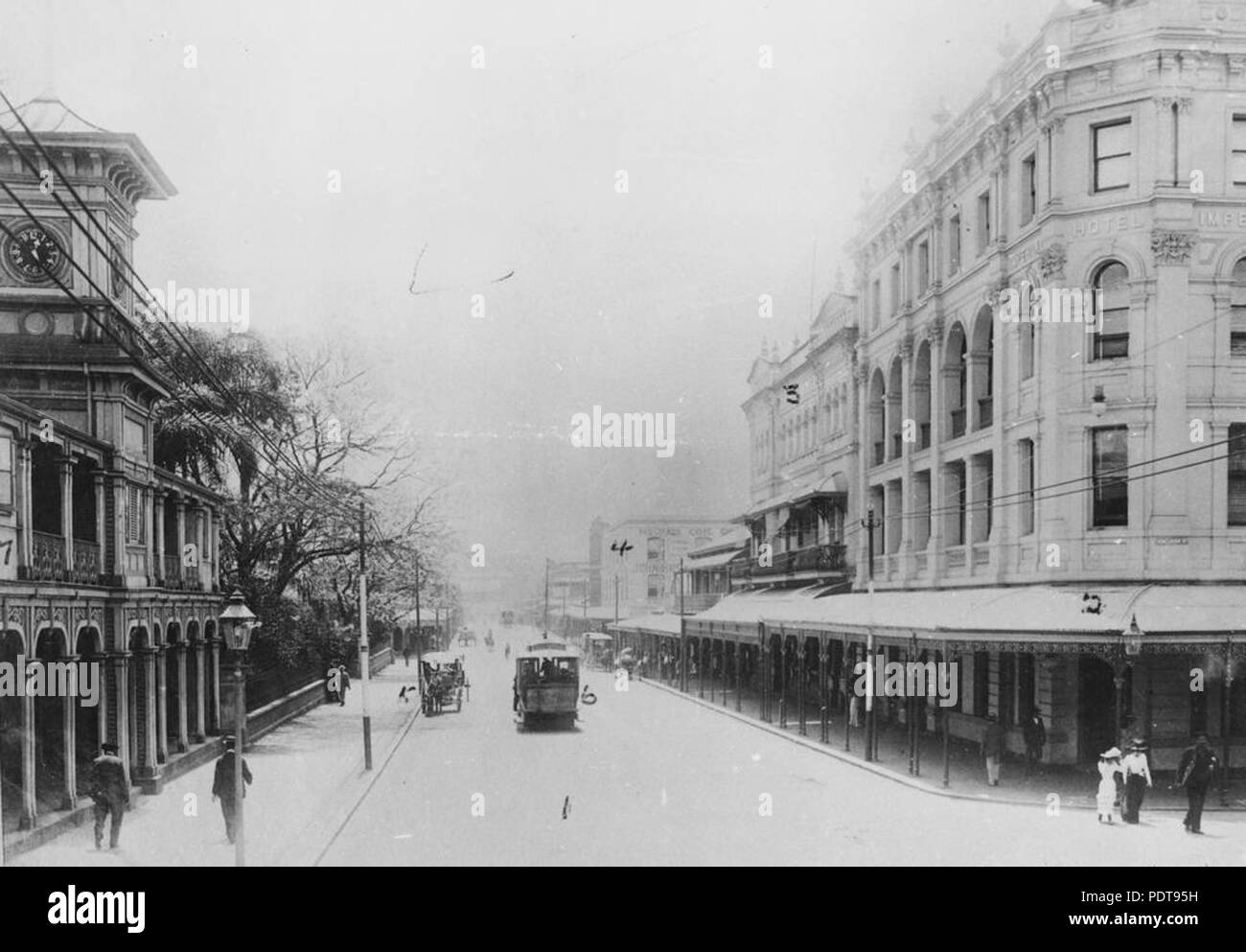 264 StateLibQld 1 390889 Imperial Hotel, George Street, Brisbane, ca. 1900 Foto Stock