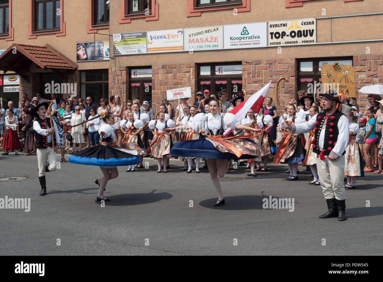 Il cinquantacinquesimo Beskidy Montanari " Settimana della Cultura 29.07- 06.08.2018 . Sfilano per le strade di Jabłonków, in Repubblica ceca, 05.08.2018 Foto Stock