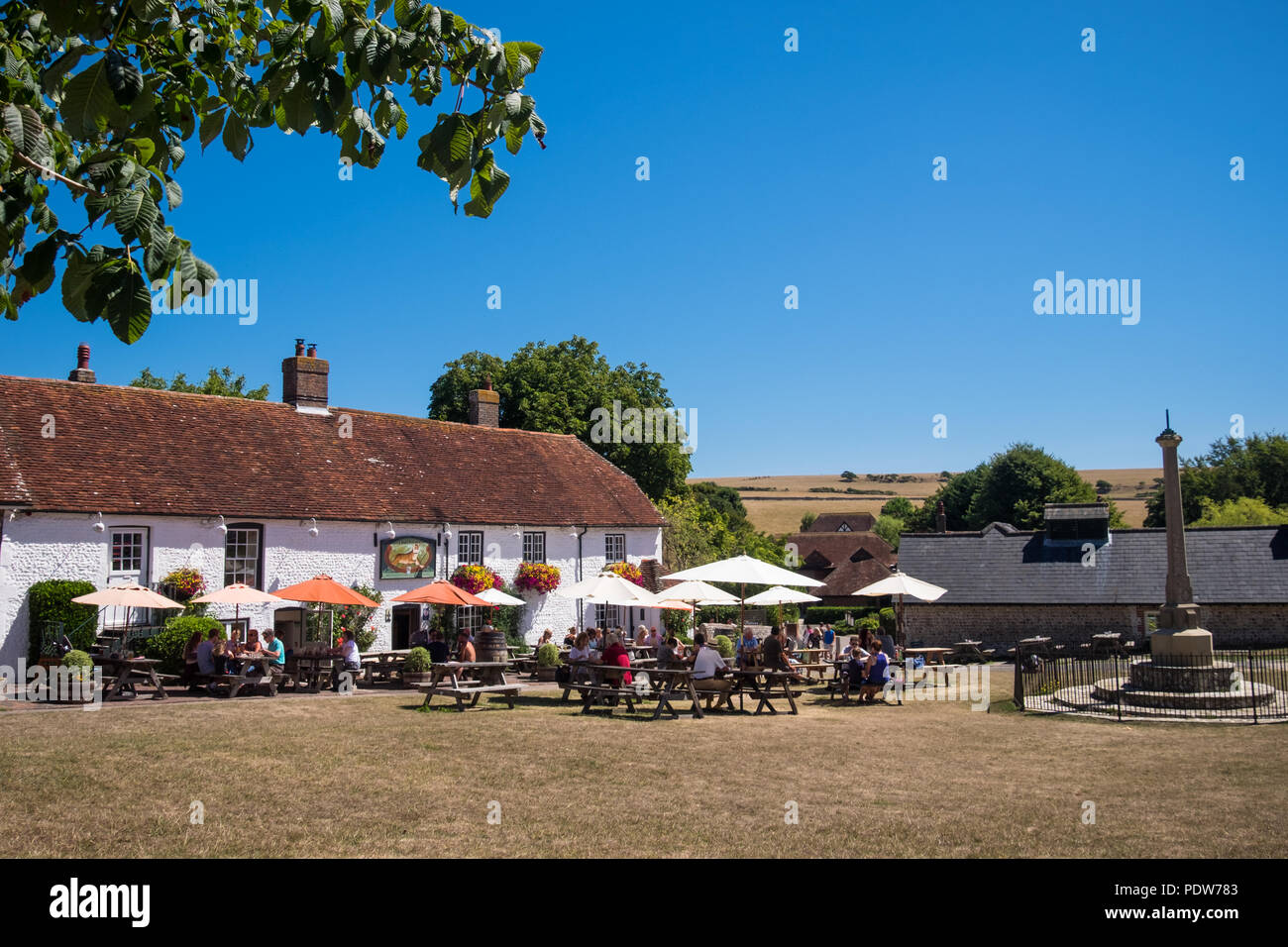 Il Tiger Inn East Dean, East Sussex che è situato a un tiro di schioppo dalla casa di riposo di Sherlock Holmes Foto Stock