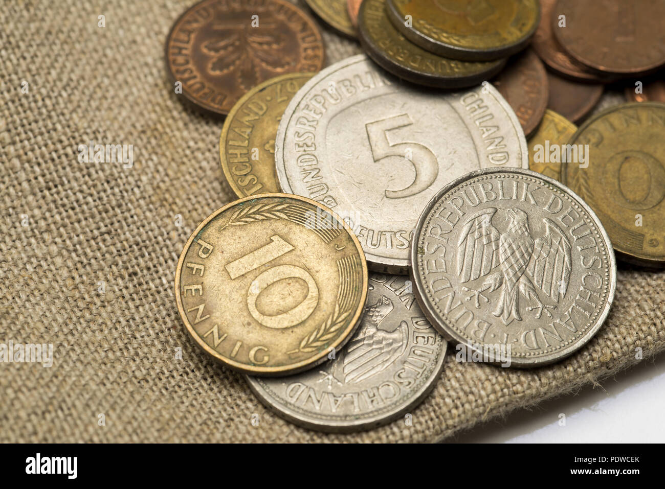 Vecchia valuta tedesca - Deutsche Mark und Pfennige Foto Stock