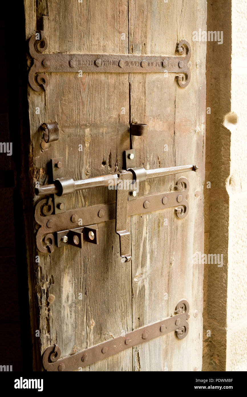 Torà, Cantine Benediktinerkloster aus dem 12. Jahrhundert. Türbeschlag Foto Stock